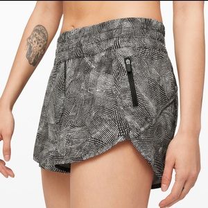 Lululemon tracker V 4” shorts